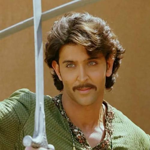 Hritik-Roshan-hairstyle-8