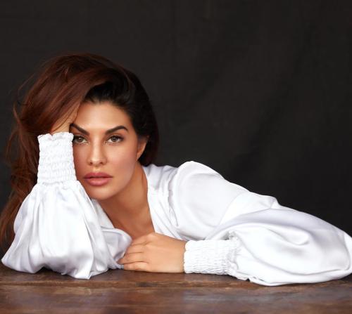 Jacqueline-Fernandez-hairstyle-11