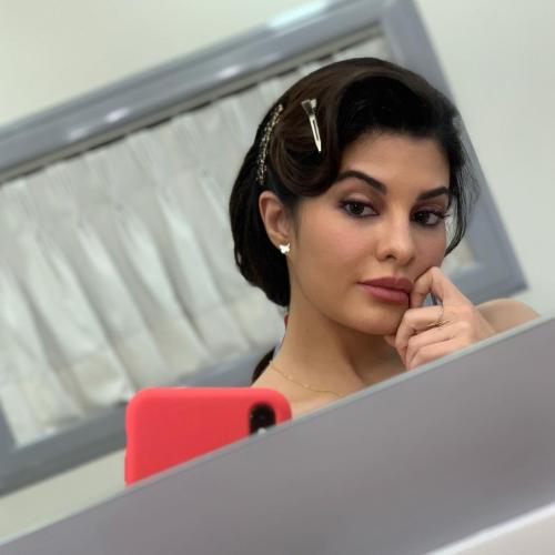 Jacqueline-Fernandez-hairstyle-16