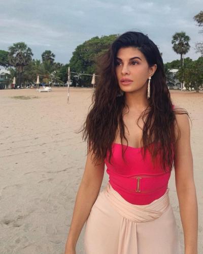 Jacqueline-Fernandez-hairstyle-20