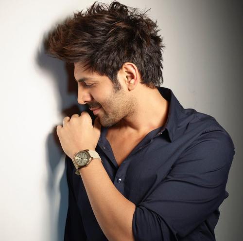Latest hairstyles in Bollywood of Mens' grooming