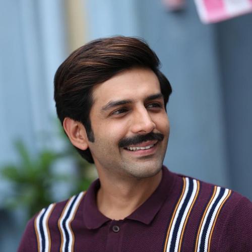 Men's hairstyle ideas of Kartik Aaryan