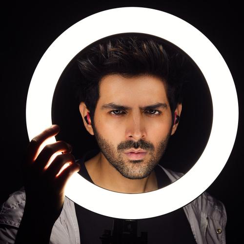 Bollywood hairstyle trends of Kartik Aaryan