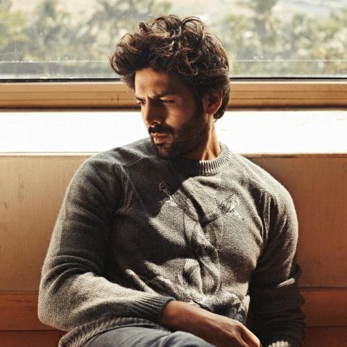 Kartik Aaryan Hairstyles in Sonu Ke Titu Ki Sweety