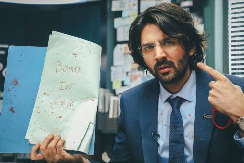 Kartik Aaryan Hairstyles in movie Dhamaka