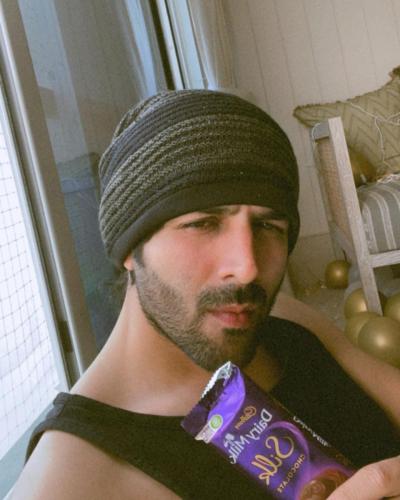 Kartik Aaryan look in Gym