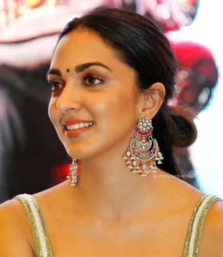 Kiara-Advani-hairstyle-50