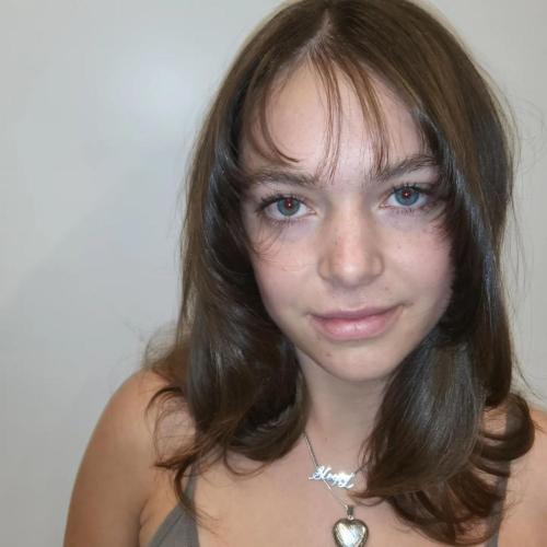 Layered-Haircut-with-Bangs-131