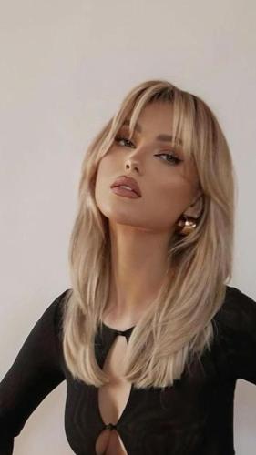 Layered-Haircut-with-Bangs-3