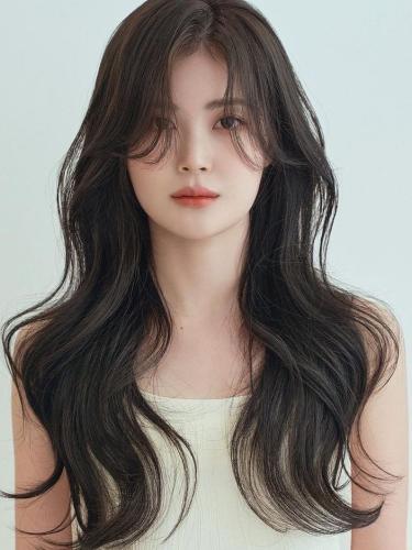 Layered-Haircut-with-Bangs-42