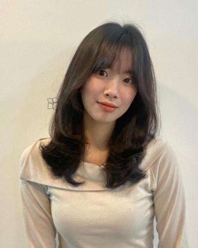 Layered-Haircut-with-Bangs-53