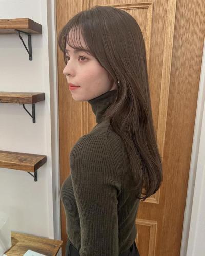 Layered-Haircut-with-Bangs-96