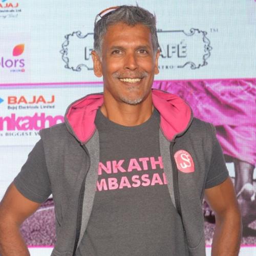 Milind-Soman-Hairstyle-29