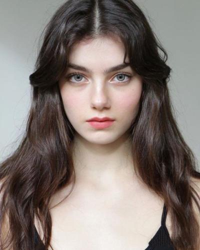 Oval-Face-Shape-Hairstyles-11