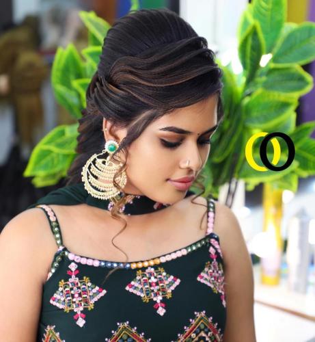 Party-Wear-Hairstyle-for-long-hair-13