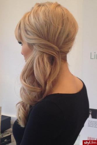Party-Wear-Hairstyle-for-long-hair-4