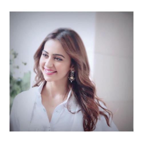 Rakulpreet-Singh-hairstyle-1