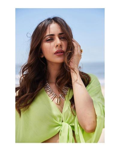 Rakulpreet-Singh-hairstyle-11