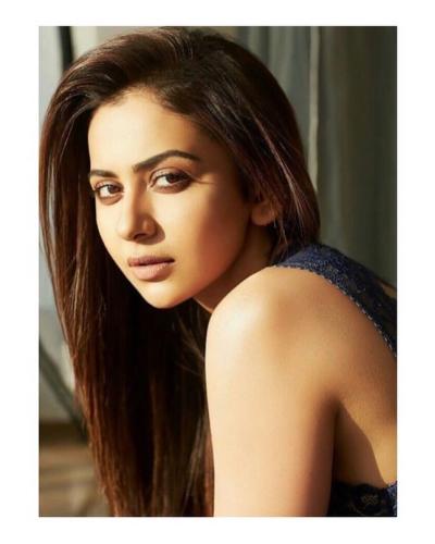 Rakulpreet-Singh-hairstyle-15