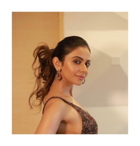 Rakulpreet-Singh-hairstyle-20