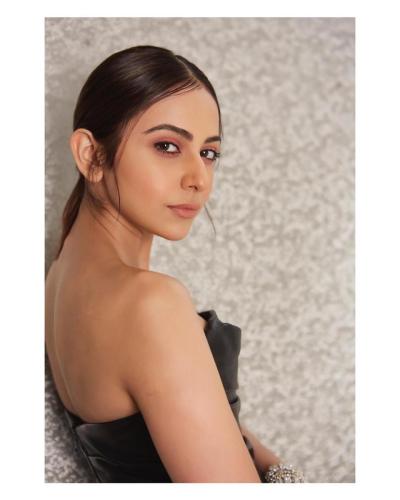 Rakulpreet-Singh-hairstyle-5