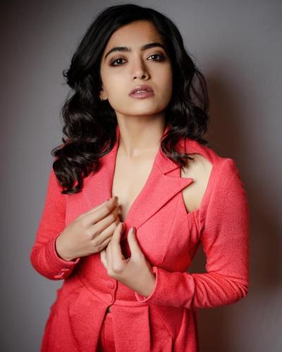 Rashmika-Mandanna-Hairstyle-15