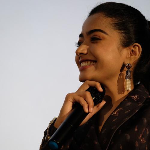 Rashmika-Mandanna-Hairstyle-16