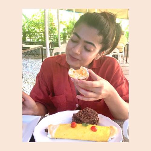 Rashmika-Mandanna-Hairstyle-25