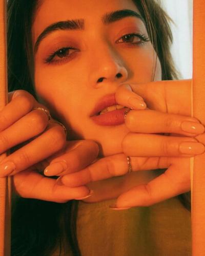 Rashmika-Mandanna-Hairstyle-39