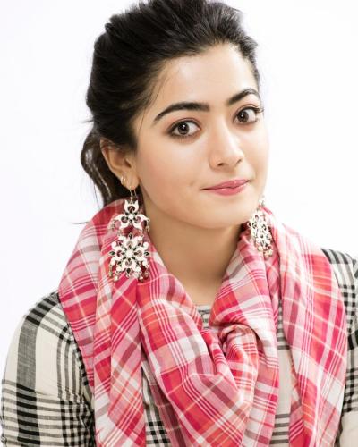 Rashmika-Mandanna-Hairstyle-4