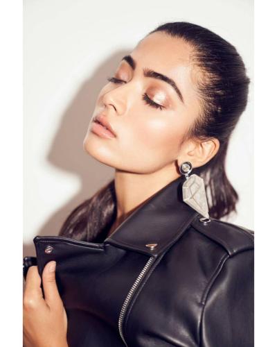 Rashmika-Mandanna-Hairstyle-40