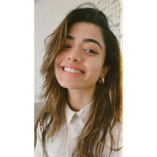 Rashmika-Mandanna-Hairstyle-44