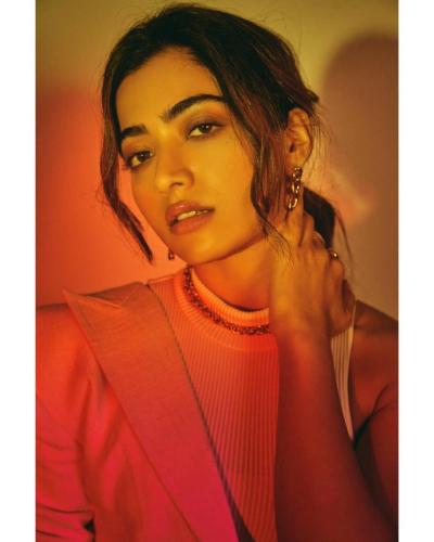 Rashmika-Mandanna-Hairstyle-45