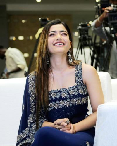 Rashmika-Mandanna-Hairstyle-49