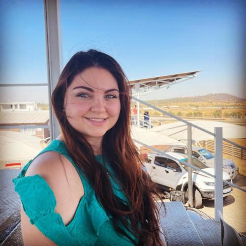 Round-face-Shape-Hairstyle-1