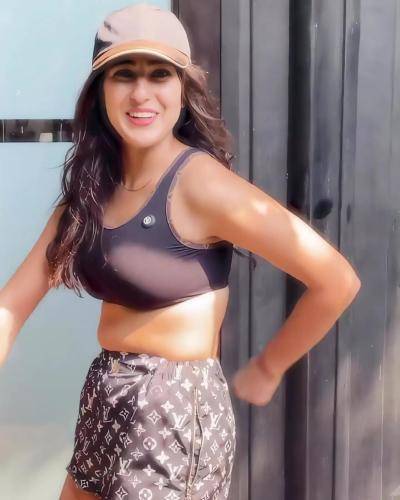 Sara-Ali-Khan-Hairstyle-111