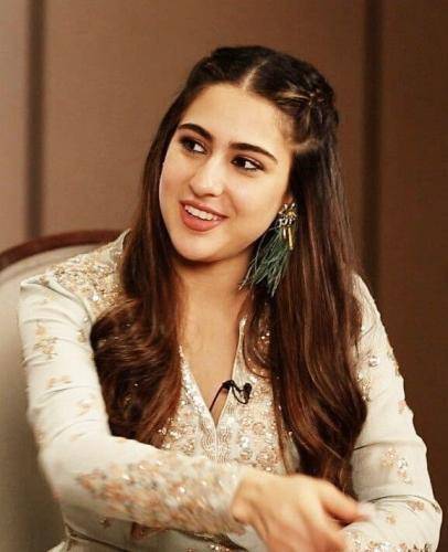 Sara-Ali-Khan-Hairstyle-49