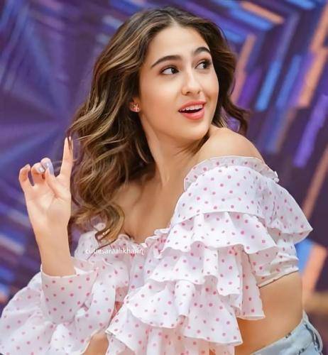 Sara-Ali-Khan-Hairstyle-89