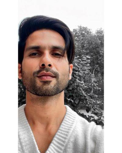 Shahid Kapoor's hairstyles for oval face