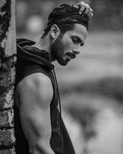 Shahid Kapoor's hairstyles in Kaminey