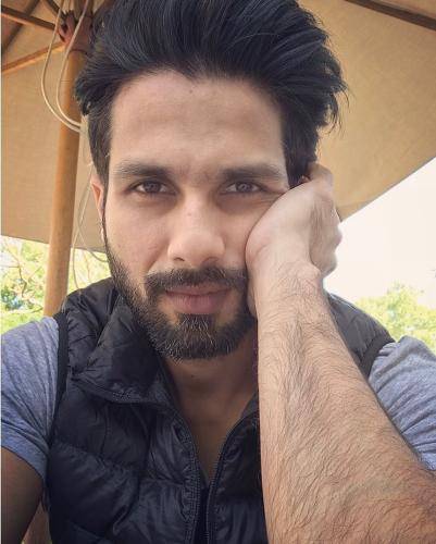 Shahid Kapoor's hair look for straight hair