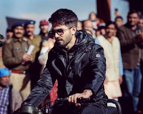 Shahid Kapoor's hairstyles in Phata Poster Nikhla Hero