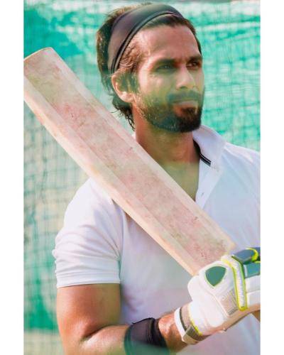 Shahid Kapoor's hairstyles in Jersey