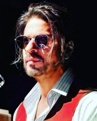 Shahrukh khan in long hair with goggles