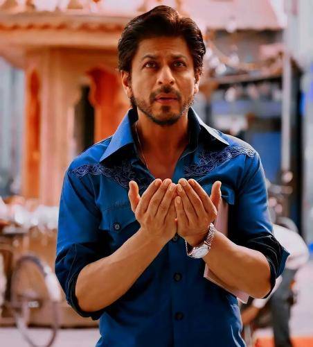 Shahrukh khan in blue kurta with medium hairstyle with full beard