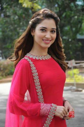 Tammannah-hairstyles-22