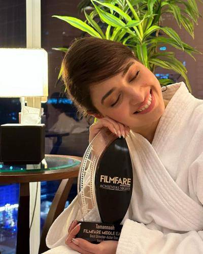 Tammannah-hairstyles-6