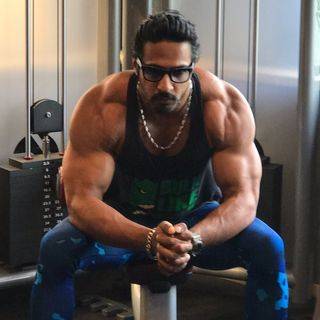 Thakur-Anoop-Singh-Hairstyles-2