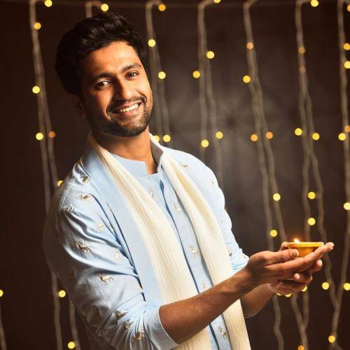 Vicky-Kaushal-hairstyle-24