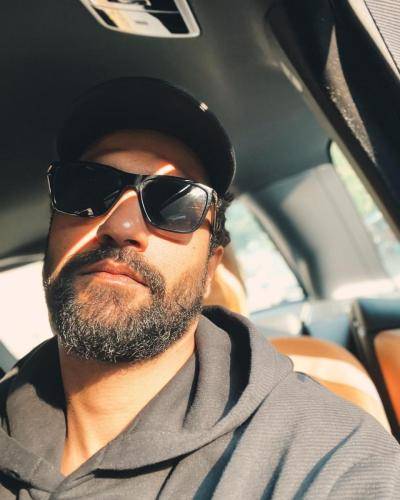 Vicky-Kaushal-hairstyle-25